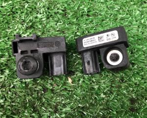 Датчик удара Cadillac Escalade / Tahoe 2014-2019 13578676