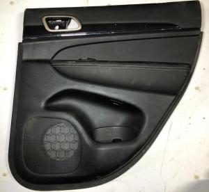 Обшивка задней правой двери Jeep Grand Cherokee WK2 2016-2017 1VH861X9AD