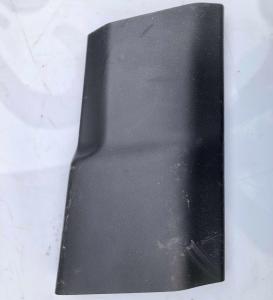 Обшивка стойки центральная правая Jeep Renegade 2015-2019 735589904 ; 5VW37LXHAA