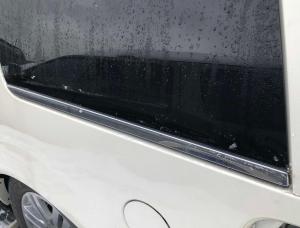 Молдинг кузовного стекла левый Lincoln Navigator / Expedition 2007-2017 8L7Z 7829797 A ; 8L74 7829537 AA ; 7L74 7829537 AA/AB