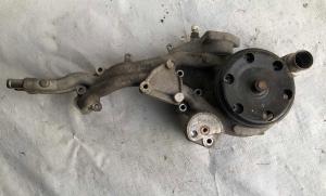 Корпус помпы Cadillac Escalade / Tahoe 2014-2020 12685257 ; 12681258 ; 12674640 ; 12671394 ; 12666570