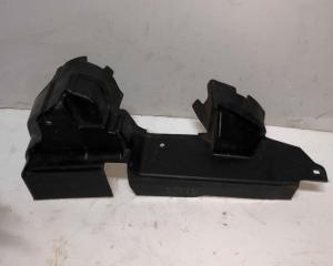 Дефлектор радиатора правый Ford Mustang 2015-2017 FR3Z 8310 C ; FR3B 8102 CD/CC/CB/CA