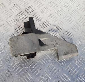 Опора ДВС Ford Escape Hybrid 2007-2012 6M6Z 6M007 A; 6M64 6M007 AA