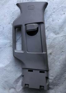 Накладка средней стойки верхняя левая Chevrolet Tahoe 2014-2020 23234435 ; 23163854 ; 23118045 ; 23234434