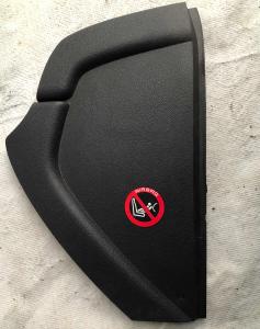 Крышка/отделка предохранителей правая Chevrole Tahoe 2016-2020 84015626