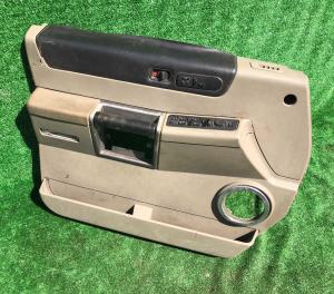 Обшивка водительская Hummer H2 2003-2004 10358790 ; 15067976 ; 15177702 ; 15179366 ; 15191565 ; 15201858 ; 15103777 ; 15122137