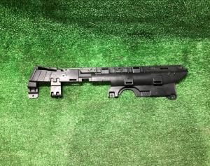 Кронштейн порога водительского Chevrolet Tahoe / Escalade 2021-н.в. 84270192