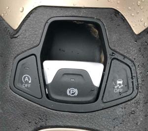 Кнопка фиксатора стояночного тормоза Jeep Renegade 2015-2023 07356365590 ; 5VL94LXHAA