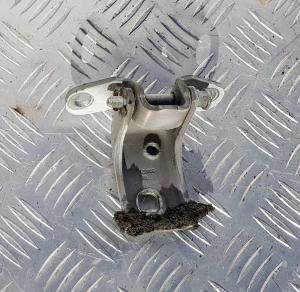 Дверная петля передняя правая нижняя Ford Escape 2007-2012 7L8Z 7822810 A; 8L84 7822806 AA