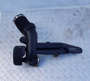 Патрубок воздушного фильтра Cadillac Escalade 2006-2014 15901934