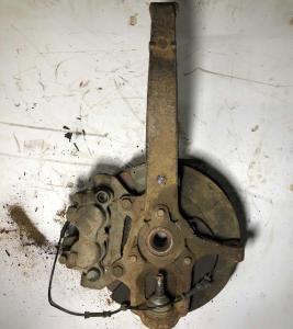 Кулак поворотный передний левый Jeep Grand Cherokee WK2 2011-2018 68022629AD