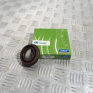 Сальник переднего редуктора левой полуоси Ford Explorer 2001-2010 SKF 13757; F57Z 3254 BA