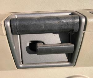 Ручка задней левой двери Hummer H2 2003-2004 15186042 ; 15161810 ; 15173044 ; 15161806 ; 15771333 ; 15173047 ; 15198231