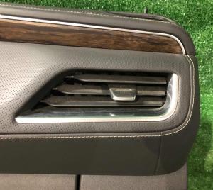 Дефлектор панели торпедо правый Chevrolet Tahoe 2021-н.в 84670208