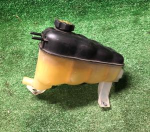 Расширительный бачок Cadillac Escalede/Chevrolet Tahoe 2015-2020 84368362 ; 22856231