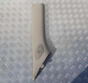 Накладка стойки лобового стекла правая Cadillac SRX 2009-2016 23202673