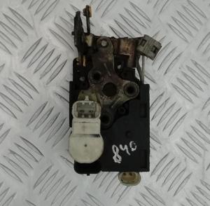 Замок двери передней правой Chevrolet Tahoe 1999-2006 15758166; 15068498; 16636318