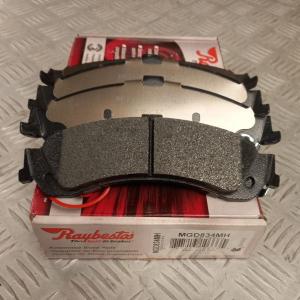 Колодки тормозные задние (к-кт) Chevrolet Tahoe/Cadillac Escalade 1999-2006 Raybestos MGD834MH; 88967105; 18045936; 88964192
