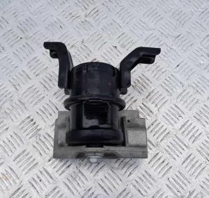 Опора ДВС передняя Ford Escape Hybrid 2007-2012 6M6Z 6068 AB