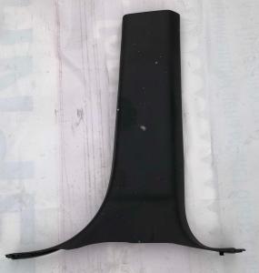 Накладка средней стойки правая Cadillac Escalade / Tahoe 2015-2020 23257453 ; 23228327 ; 23234454 ; 23234452 ; 23174014 ; 23174012