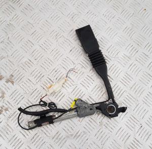 Замок ремня безопасности передний левый Ford Escape 2007-2012 8L8Z 7861203 BA; 8L84 78610E15 B