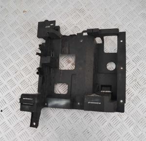 Кронштейн фары левый Chevrolet Tahoe 1999-2006 15091081; 15185626; 15063587