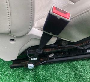 Замок ремня безопасности водительский Cadillac Escalade / Tahoe 2015-2020 23142993