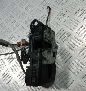 Замок двери передней левой Chevrolet Tahoe 2006-2014 15896623 25857289