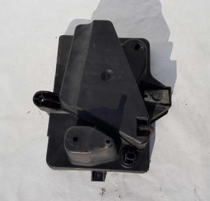 Площадка под АКБ Chrysler Pacifica 2003-2008 04719682AA