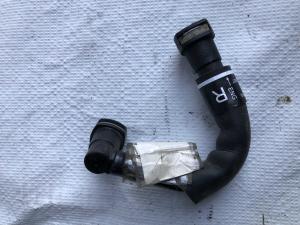 Шланг вентиляции картера двигателя Cadillac Escalade / Tahoe 2014-2020 12670793 ; 12638607