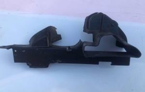 Дефлектор радиатора левый Ford Mustang 2015-2017 FR3Z 8311 C ; FR3B 8103 CA/CB/CC/CD/CE/CF/CG/CH