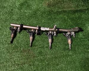 Топливная рампа правая GM Motors 5.3 - 5.2 Cadillac Escalade / Tahoe 2014-2021 12685360 ; 12623129 ; 12659650 ; 12668400 ; 12669883 ; 12684180 ; 12668409