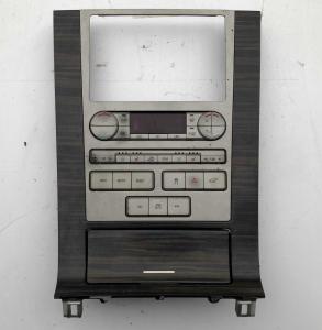 Панель центральная Lincoln Navigator 2008-2009 8L7Z 7804302 BA ; 8L74 7804302 BA