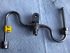 Трубка топливная Cadillac Escalade / Tahoe 2014-2021 12618336 ; 12676711 ; 12676711 ; 12677002