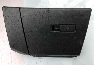 Бардачок Jeep Renegade 2015-2023 735597591 ; 5VV75LXHAA