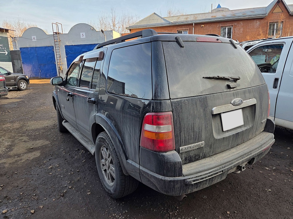 В разборе Ford Explorer 4.0L 2008г
