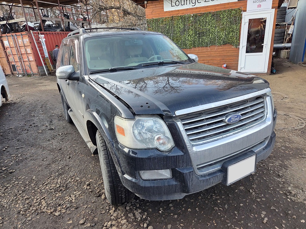 В разборе Ford Explorer 4.0L 2008г