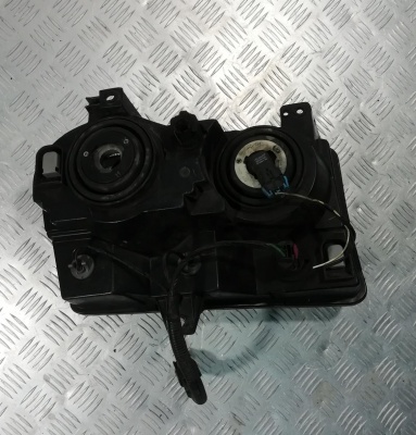 Фара передняя левая Chrysler 300C 2005-2011 4805757AH; 3331171LAS