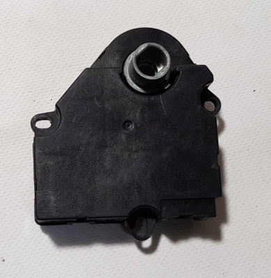 Моторчик заслонки отопителя Chevrolet (General Motors) 52402611