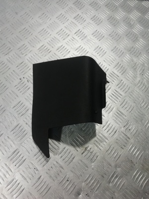 Накладка правая (кузов внутри) Chevrolet Tahoe 2006-2014 15906821