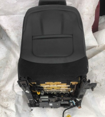 Сиденье пассажирское Chevrolet Tahoe 2015-2020 48647945