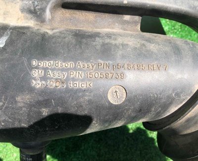 Патрубок воздушного фильтра Hummer H2 2003-2007 15059739