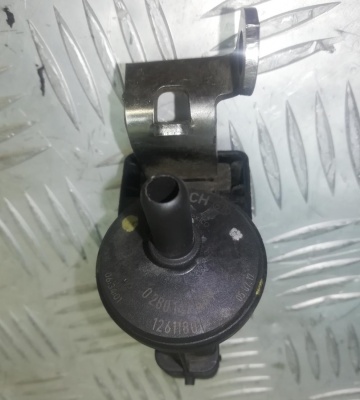 Клапан вентиляции топливного бака Chevrolet Camaro 2009-2013 12611801