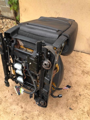 Сиденье пассажирское Cadillac Escalade 2006-2014 54684646