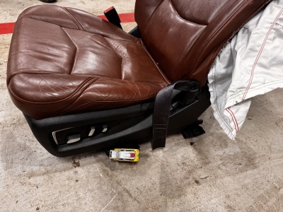 Сиденье водительское Cadillac Escalade 2016 84104753