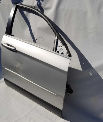 Дверь передняя правая Chrysler Pacifica 4894182AE