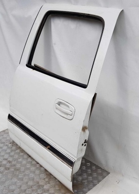 Дверь задняя левая Chevrolet Suburban 1999-2006 89023023