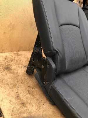 Сиденье второго ряда левое Dodge RAM 2011-2018 84648634