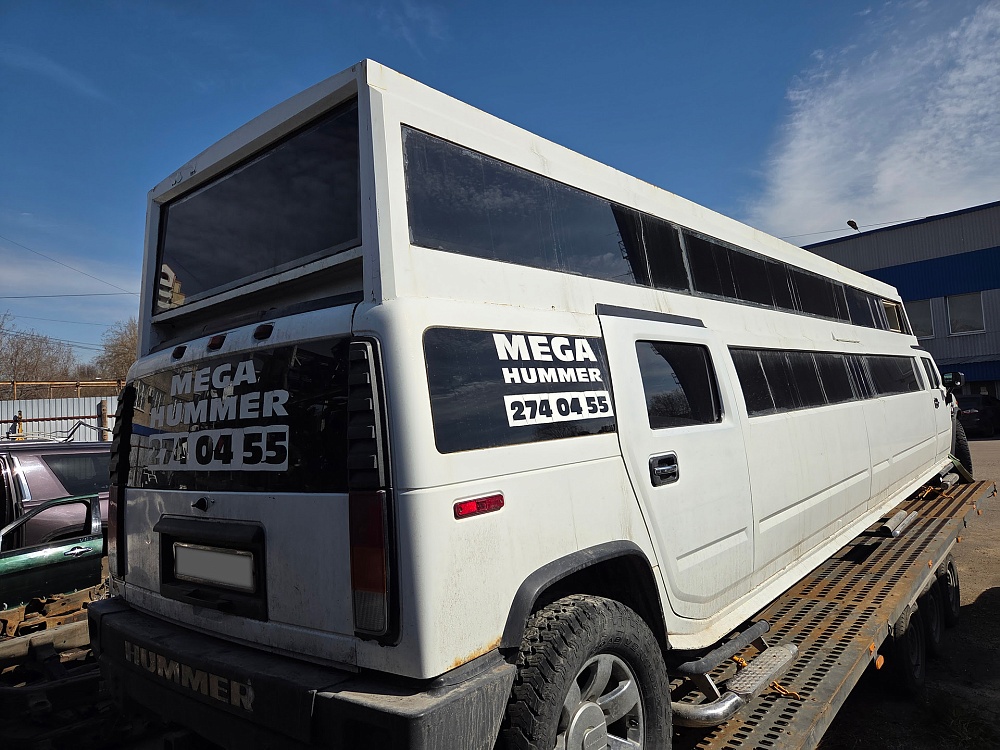 В разборе Hummer H2 6.0L 2003г