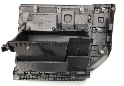 Бардачок Jeep Renegade 2015-2023 735597591 ; 5VV75LXHAA